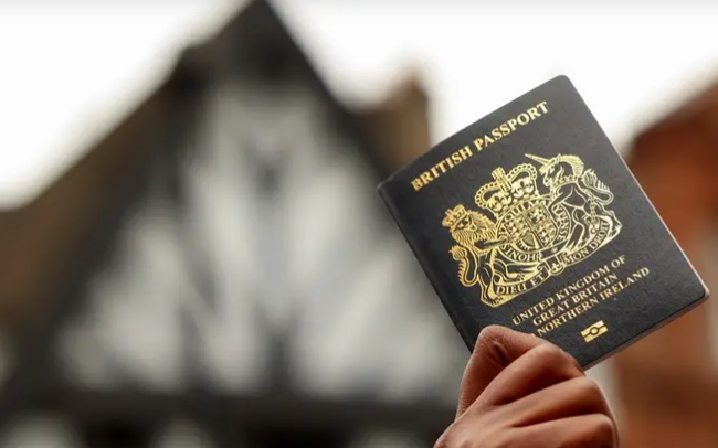 Permohonan Kewarganegaraan Inggris oleh Warga Negara AS Capai Rekor Tertinggi